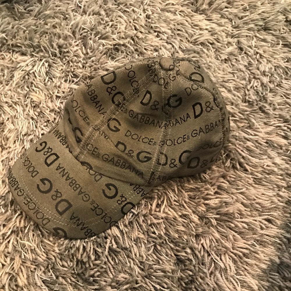 D&G dark gray cap (39c)